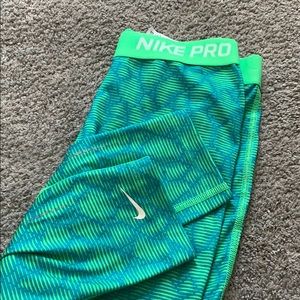 NIKE Pro kids leggings